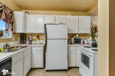 1541 Early View Drive-large-008-Kitchen-