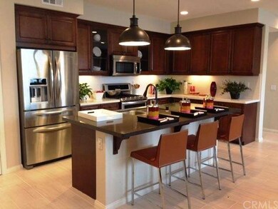 Beautiful kitchen w functional island- all stainle