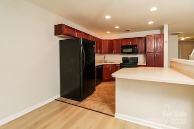 10007 University Park Ln, Charlotte, NC 28213 - photo 5