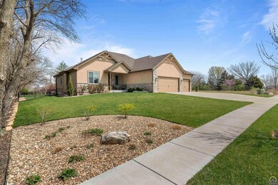 6324 SW 44th St, Topeka, KS 66610 - photo 2