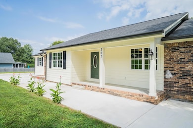 307 E Randall Rd, Rcky Face