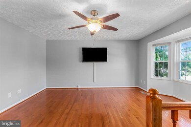 13340 Burkitts Rd, Fairfax, VA 22033 - photo 6