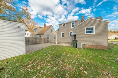 1854 E 300th St, Wickliffe, OH 44092 - photo 5