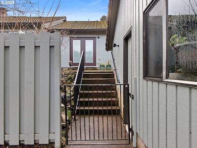 6275 Club House Cir unit 2, West Linn, OR 97068 - photo 2