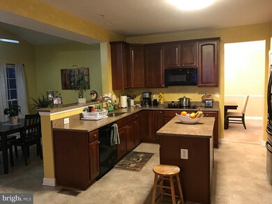 13119 Crossview Ct, Beltsville, MD 20705 - photo 5