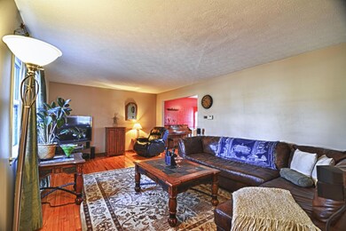 LivingRoom2222