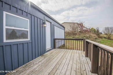 131 Valleyview Dr, Loudon, TN 37774 - photo 3