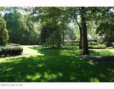 7 Lakewood Cir S, Greenwich, CT 06830 - photo 2