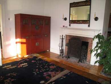 28 Bassett St, Marblehead, MA 01945 - photo 2