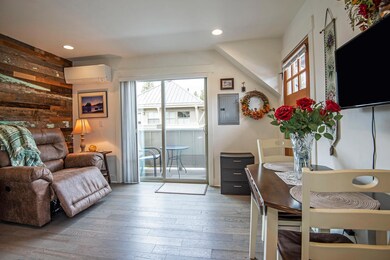 2572 NW Pompy Pl Bend OR 97703-large-005