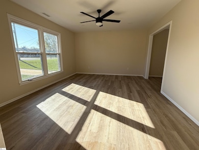 207 Vega Ln, Greer, SC 29651 - photo 4