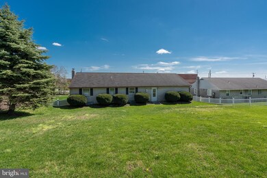 741 W Main St, New Holland, PA 17557 - photo 5