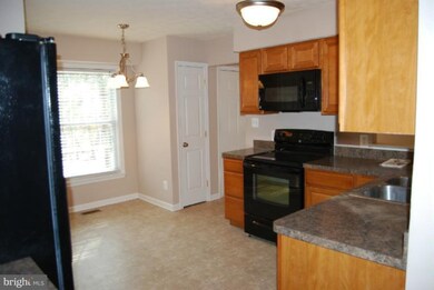 10811 Cobblestone Dr, Spotsylvania, VA 22553 - photo 7