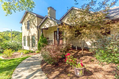 11 Bingham Rd, Columbia, MO 65203