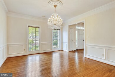8656 Oak Chase Cir, Fairfax Station, VA 22039 - photo 6