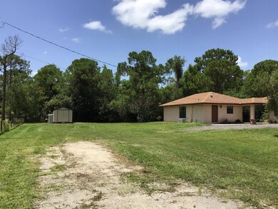 Private driveway to guest house