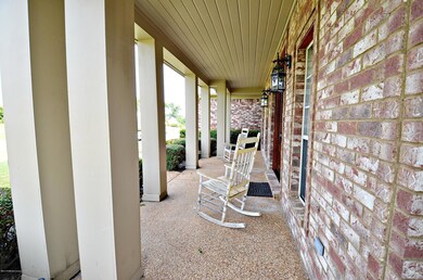 Covered front porch1