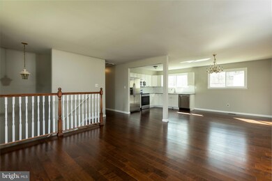 414 Robin Cir, Langhorne, PA 19047 - photo 6