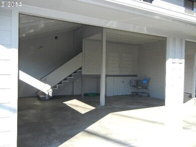 1980 NE D St, Grants Pass, OR 97526 - photo 3