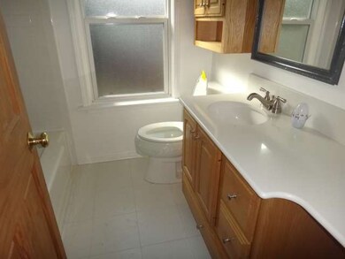 820 Suffolk Ave, Westchester, IL 60154 - photo 5