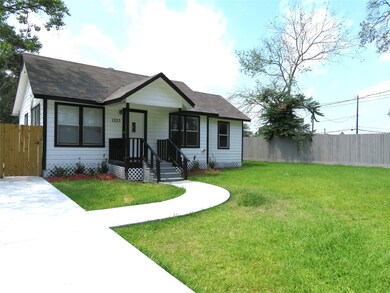 1323 Paul Quinn St, Houston, TX 77091 - photo 2