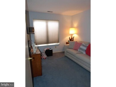 138 Pamela Ct unit 704, Levittown, PA 19057 - photo 7