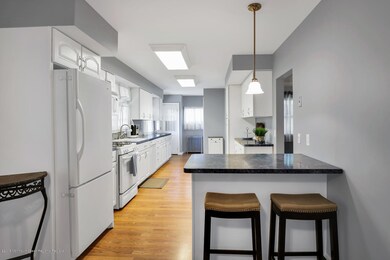 10 Poplar St Port Monmouth NJ-large-008-