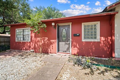 614 E Cedar St, Seguin, TX 78155 - photo 4