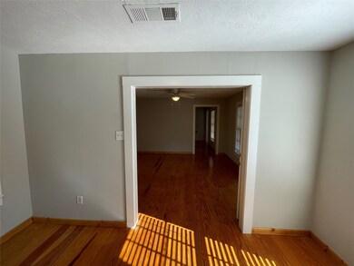 721 Hospital St, Tomball, TX 77375 - photo 2