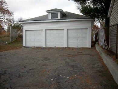 621 Grove St, Woonsocket, RI 02895 - photo 4