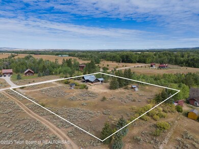 5223 Rancheros Loop_For MLS-7