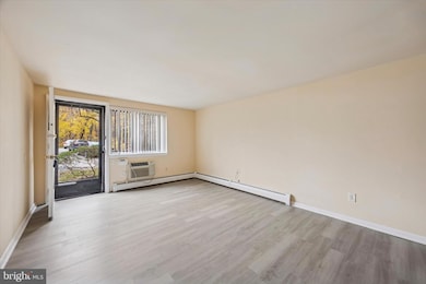 100 E Glenolden Ave unit D14, Glenolden, PA 19036 - photo 2