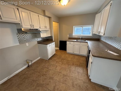 26301 Fernwood St, Roseville, MI 48066 - photo 7