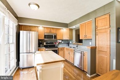 8038 Brightwood Ct, Ellicott City, MD 21043 - photo 4