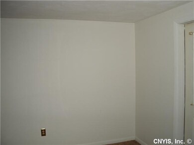 Master Bedroom Good size room