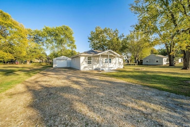 606 N Biltmore Ave, Muncie, IN 47303 - photo 2