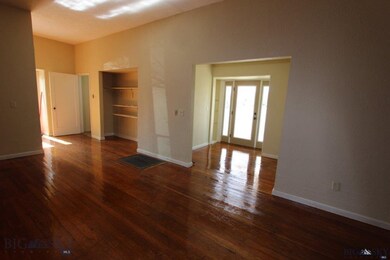 Front unit: Kit/Living Room