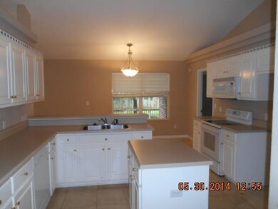 3408 Holt Cir, Pensacola, FL 32526 - photo 2