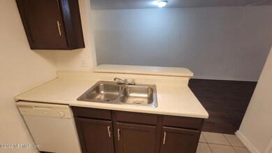 4317 Melissa Ct N, Jacksonville, FL 32210 - photo 6