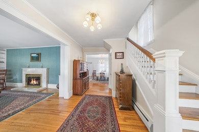 34 Monroe Ave, Worcester, MA 01602 - photo 4