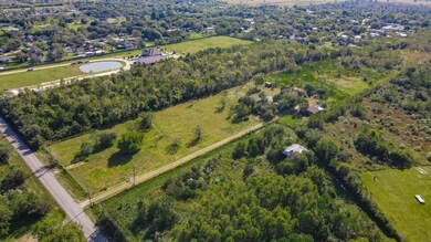 4821 County Road 424 unit 1, Alvin, TX 77511 - photo 6