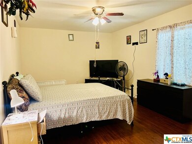 301 W Lincoln Ave, Copperas Cove, TX 76522 - photo 5