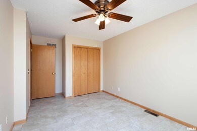 5200 Villa Dr unit 55, Davenport, IA 52806 - photo 5