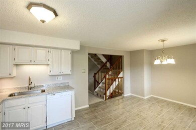 8655 Rising Creek Ct, Springfield, VA 22153 - photo 5