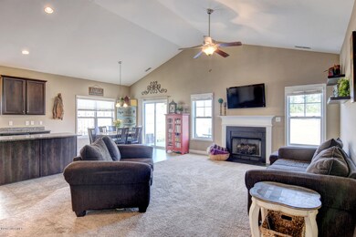 200 Admiral Ct Sneads Ferry NC-large-015