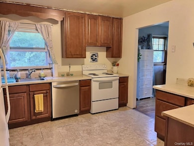 13 Eck Rd, Wappingers Falls, NY 12590 - photo 7