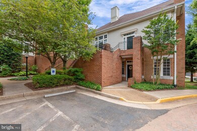 7029 Haycock Rd unit M, Falls Church, VA 22043 - photo 3