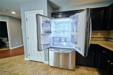 Stainless French Door Refrigerator with bottom Fre
