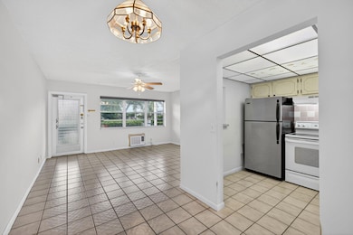 7 Dorchester A unit 70, West Palm Beach, FL 33417 - photo 2