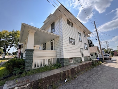 361 19th St SE, Cedar Rapids, IA 52403 - photo 2